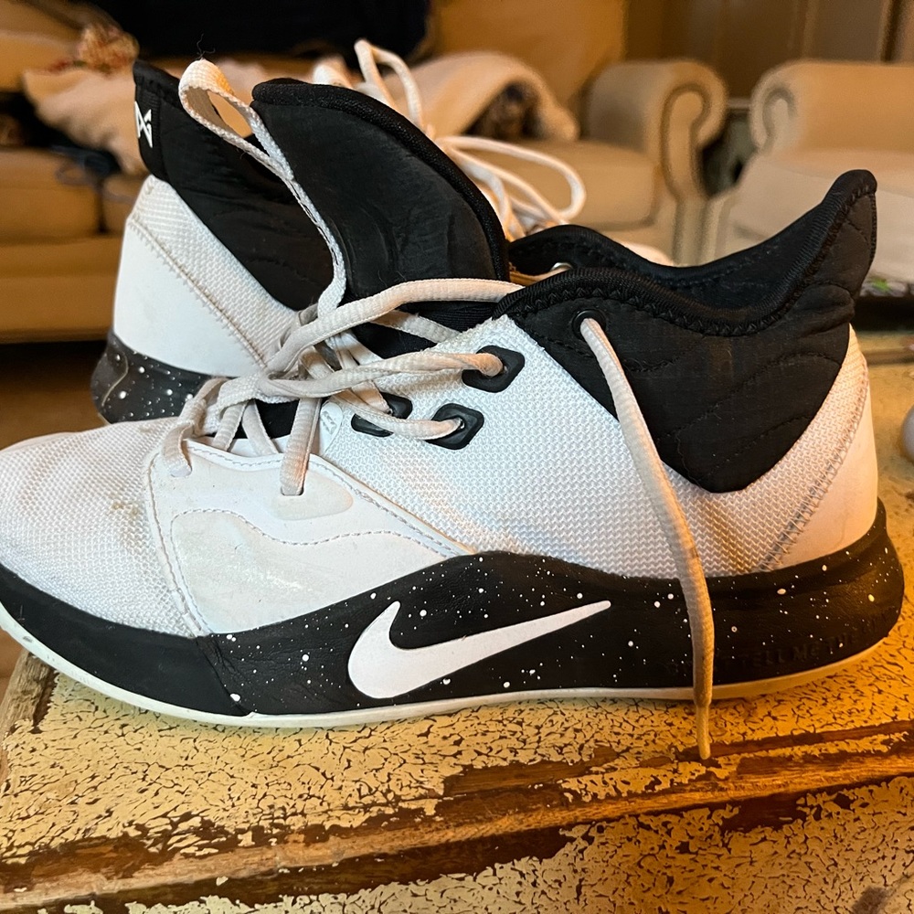 Paul George 3 basketball shoe size 8